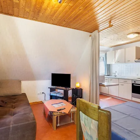 Lindenhof Apartment *